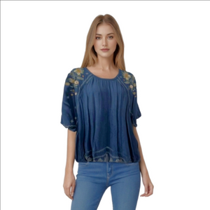 Casual Floral Top  Size Medium